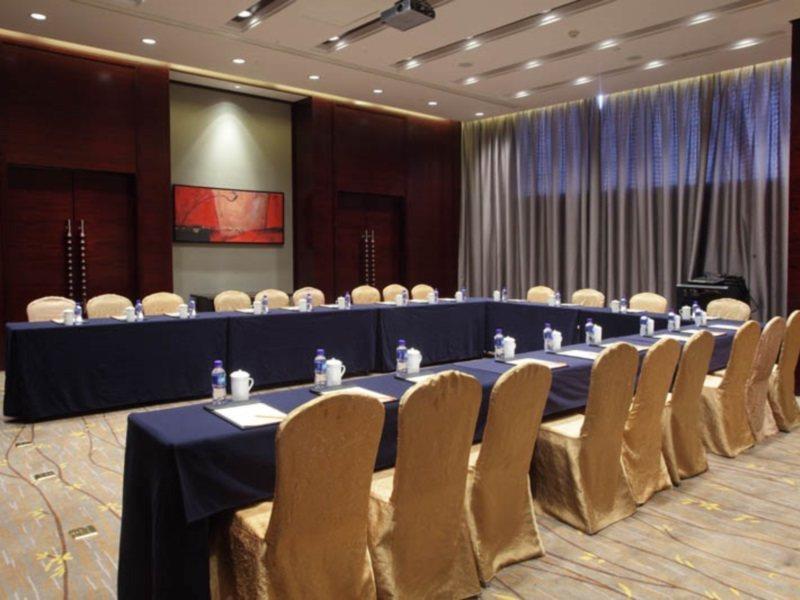 The Qube Hotel Shanghai -Close To Pudong International Airport And Disney Land Екстериор снимка